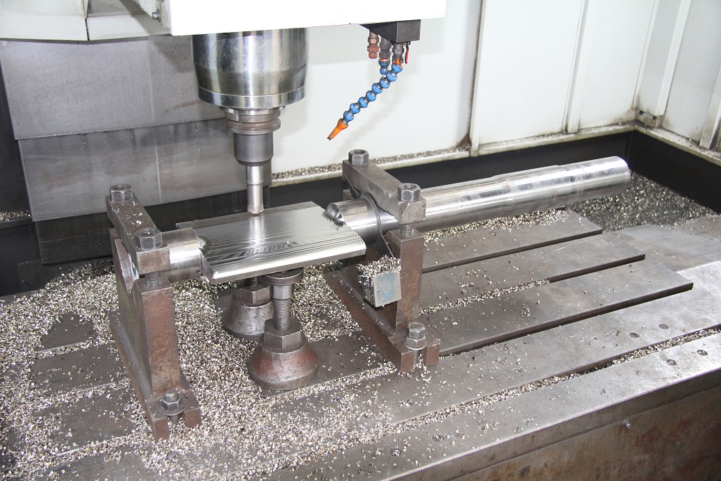 活動導葉正在加工 活動導葉正在加工